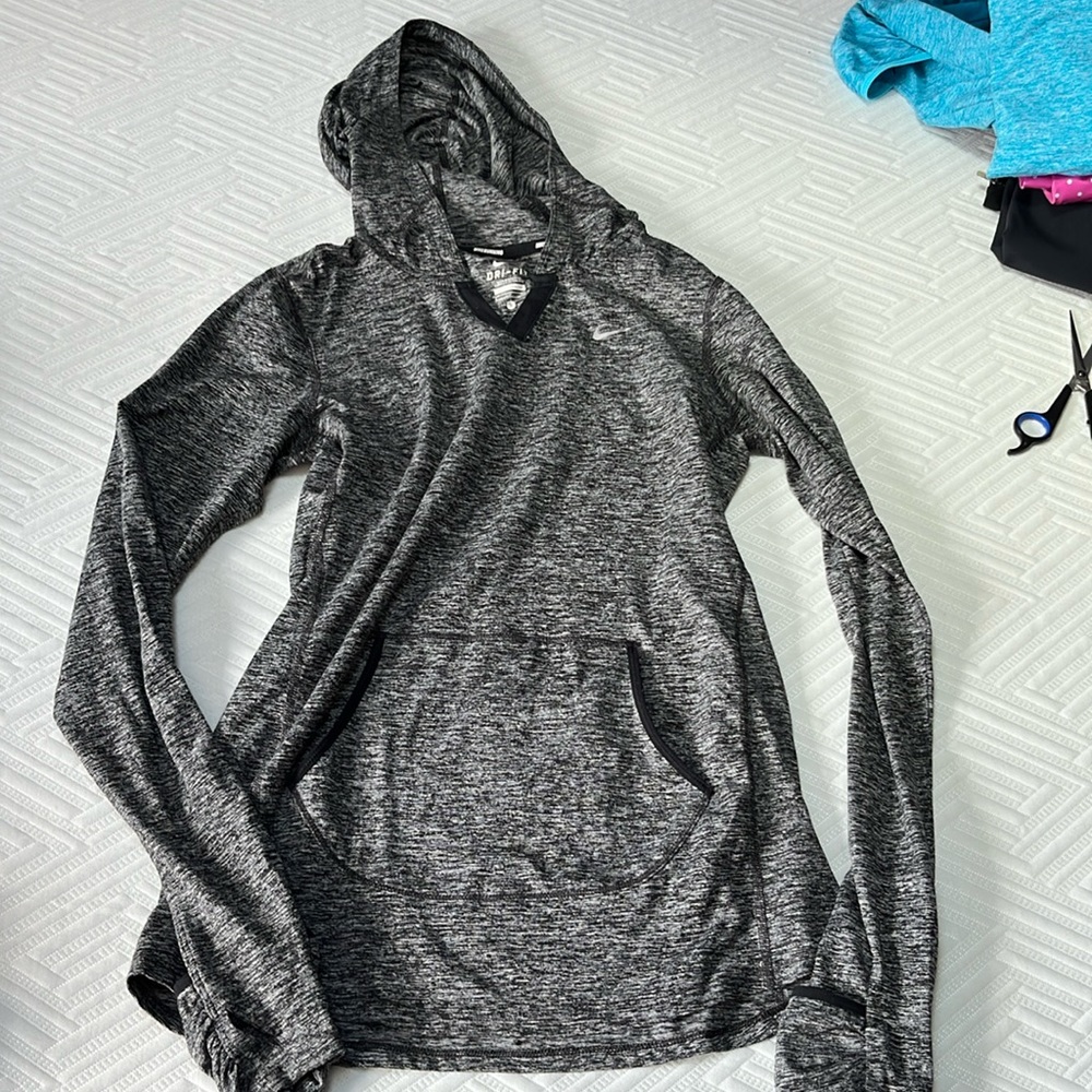 Nike running top